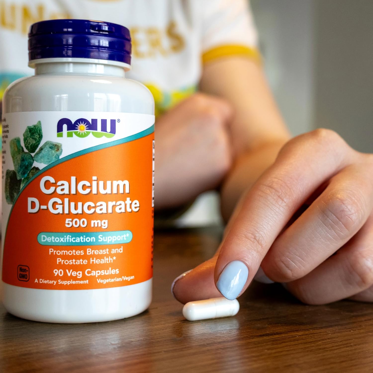 Daily Detox Routine with Calcium D-Glucarate Supplement – Vegan Capsules Person holding Calcium D-Glucarate Supplement capsule for detox support